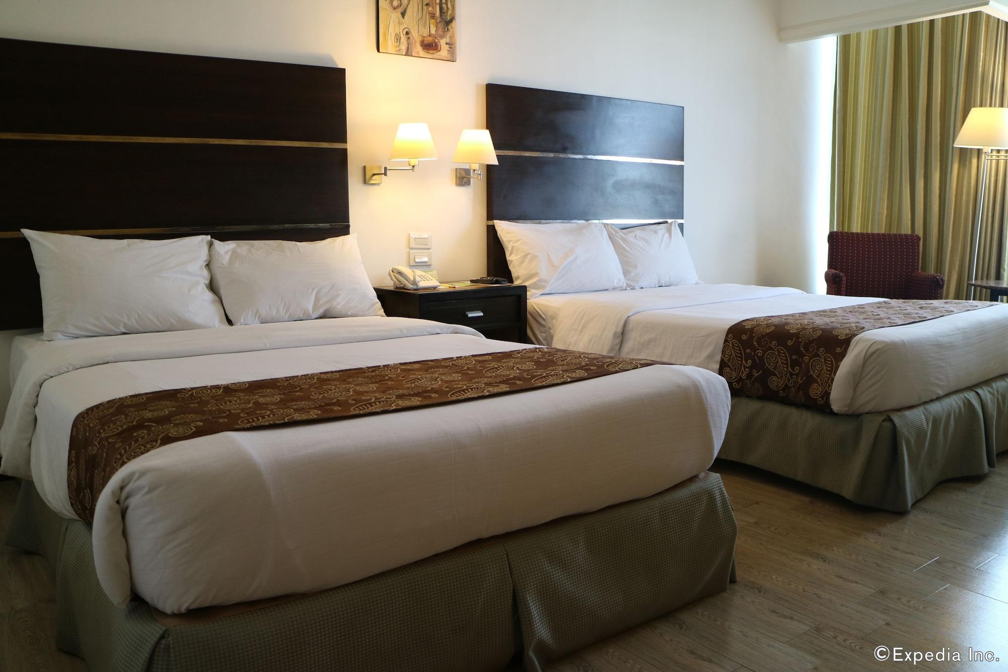 Days Hotel By Wyndham Iloilo Exterior photo