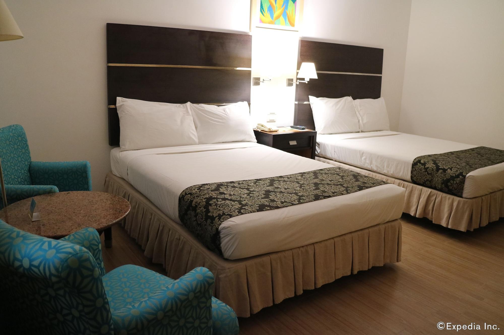 Days Hotel By Wyndham Iloilo Exterior photo