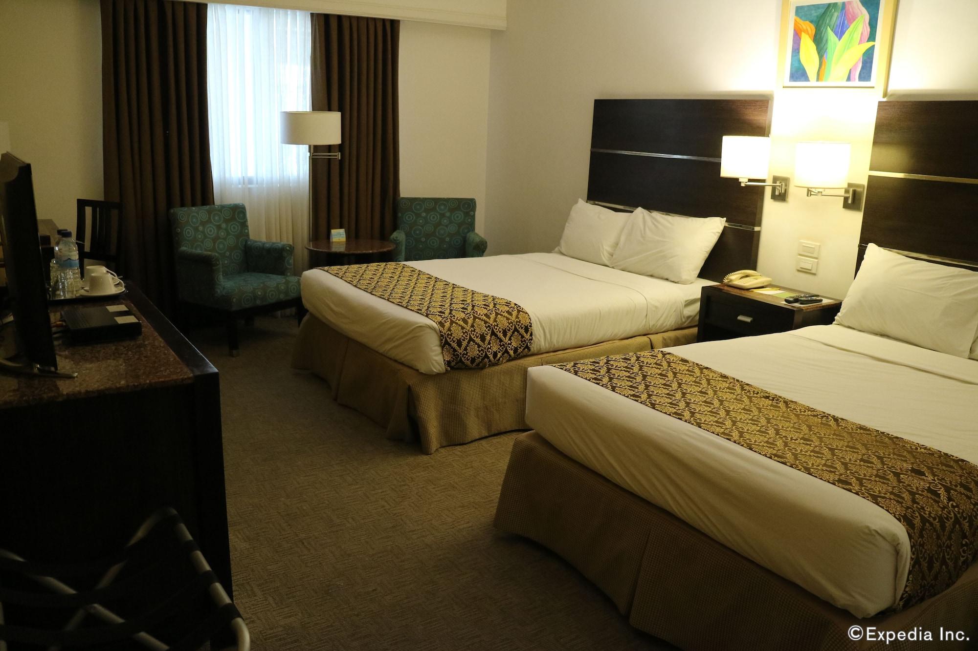 Days Hotel By Wyndham Iloilo Exterior photo