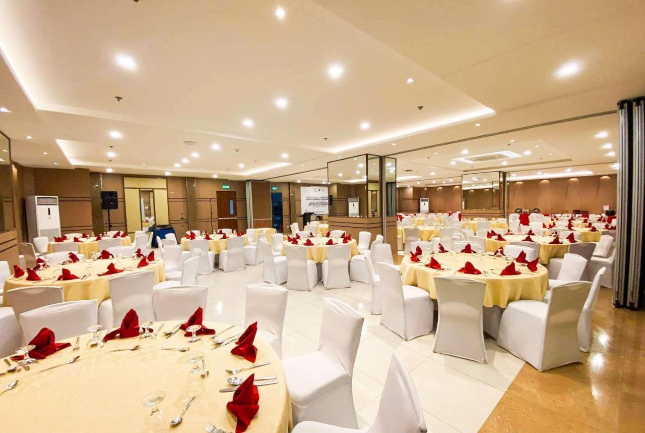 Days Hotel By Wyndham Iloilo Exterior photo