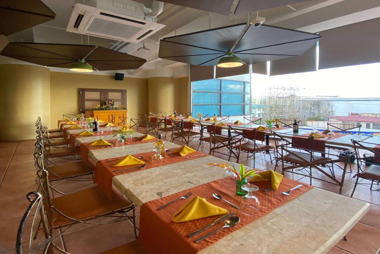 Days Hotel By Wyndham Iloilo Exterior photo