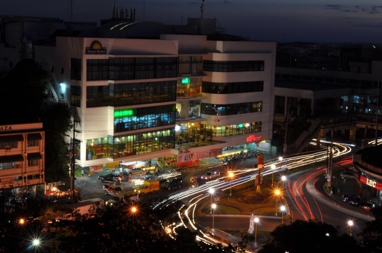 Days Hotel By Wyndham Iloilo Exterior photo