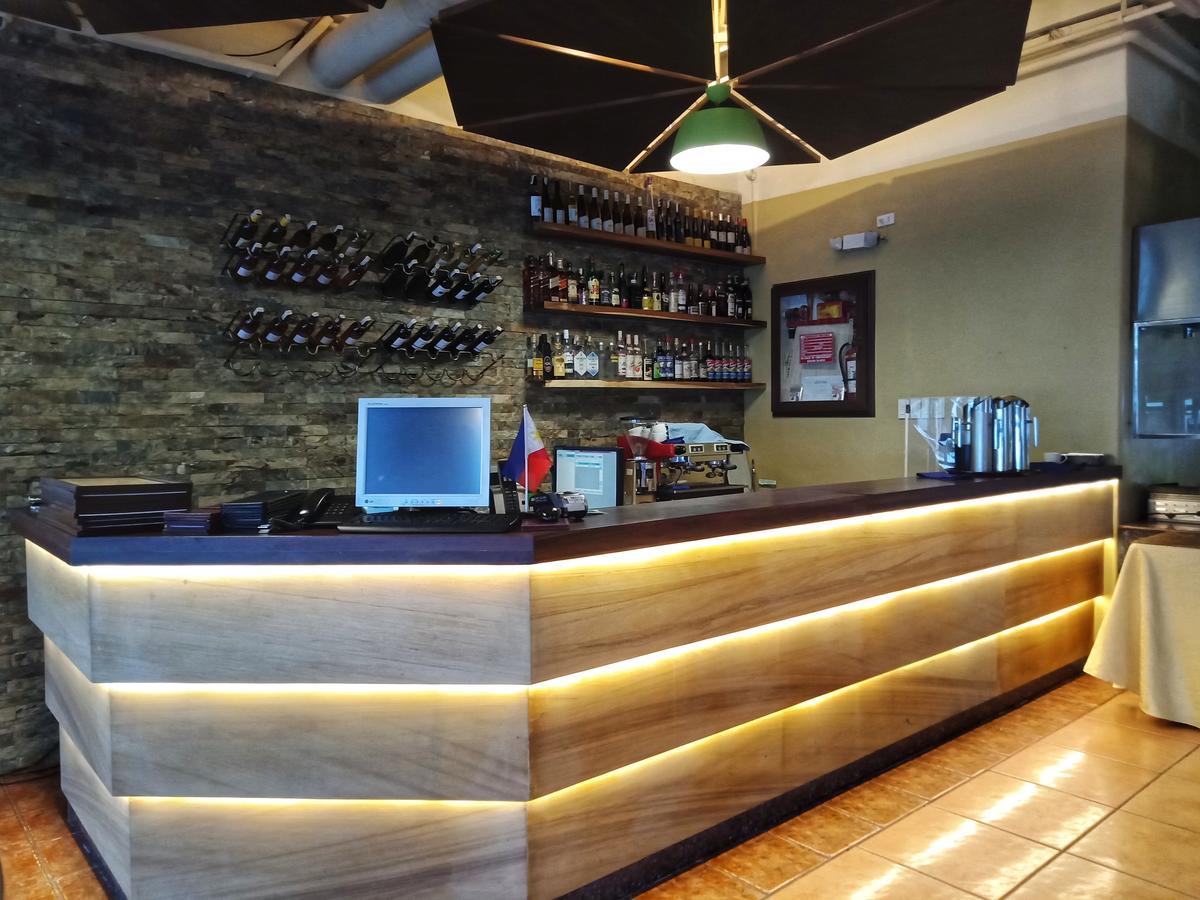 Days Hotel By Wyndham Iloilo Exterior photo
